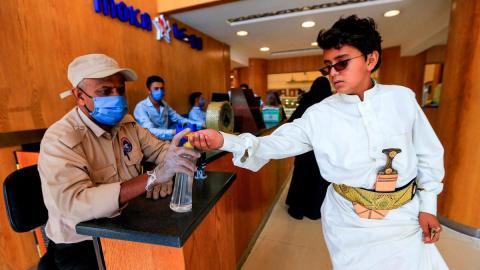 Yemeni government returns to Aden