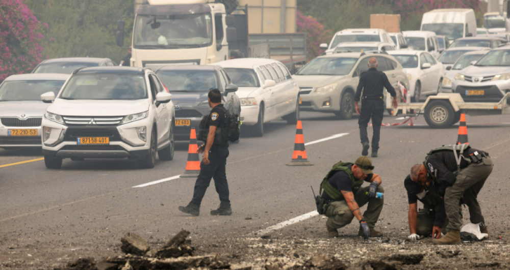 Two Israelis Injured While Seeking Shelter Amid Rocket Fire from Yemen