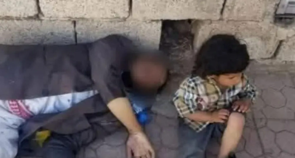 Death on the Sidewalk: How Hunger and Houthi Neglect Killed a Father Before His Child’s Eyes