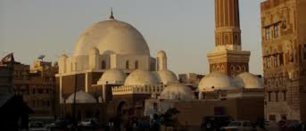 Yemen : Houthis Exploit Mosque Minarets for Financial Gain