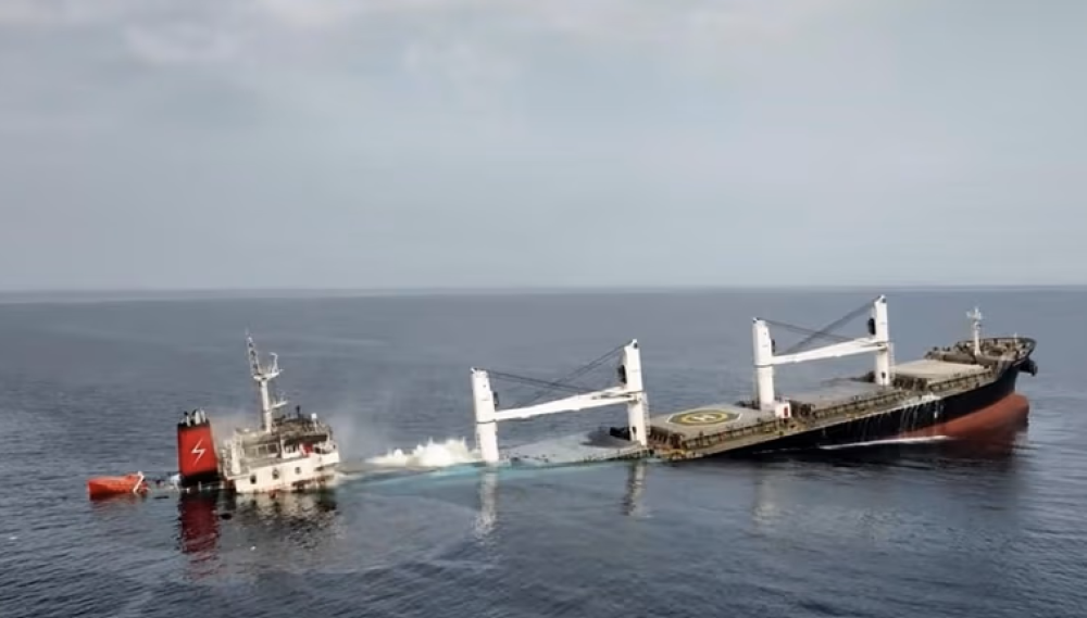 11 Filipino Seafarers Return Home After Surviving Houthi Attack Off Yemen’s Coast