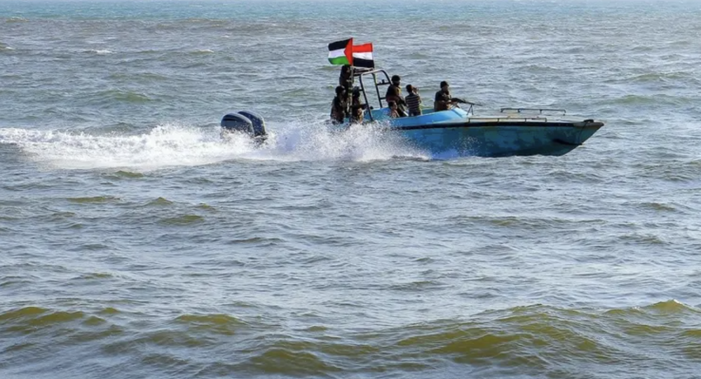 Yemen : Comoros-flagged ship attacked by unidentified boat