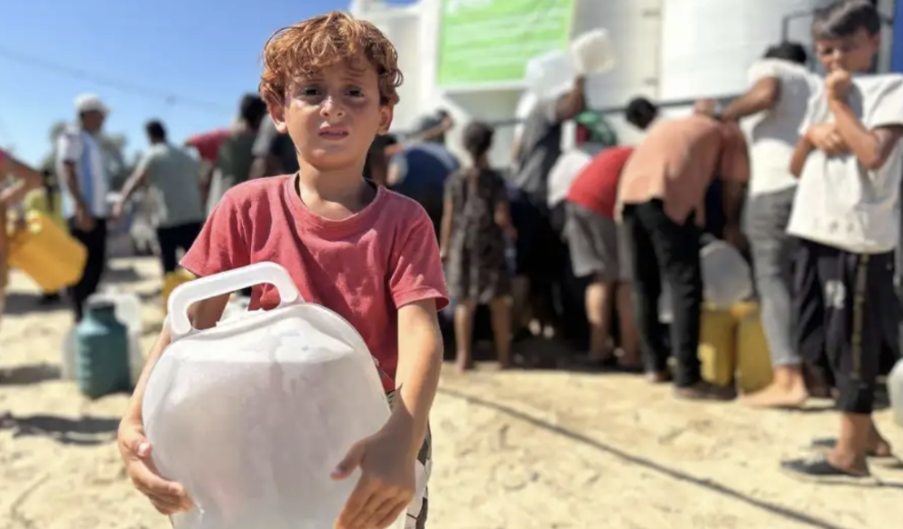 Egypt, UAE Coordinate to Supply 2 Million Gallons of Water Daily to Gaza Residents