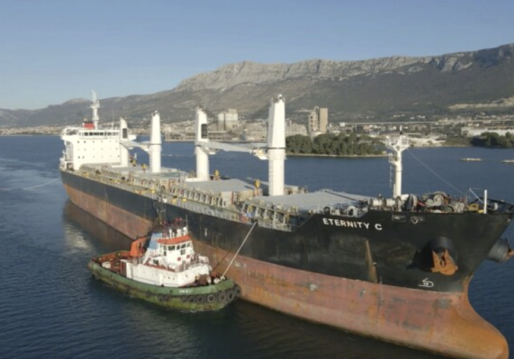 International Reports Reveal Sanctioned Vessels Continue Smuggling Iranian Shipments to Houthi-Controlled Ports in Yemen