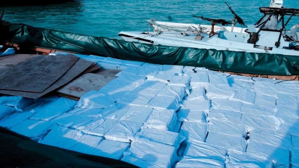 Yemeni Forces Seize Smuggled Pistols in Red Sea Operation