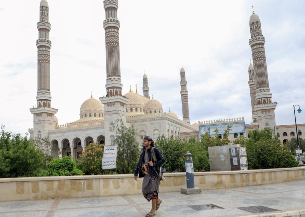 Reports Reveal Widespread Houthi Violations Against Mosques and Religious Figures in Yemen
