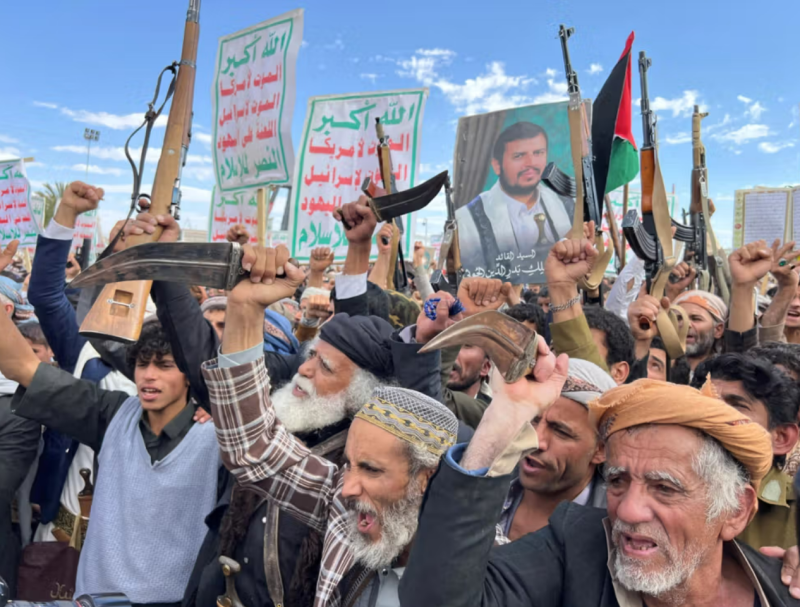 Yemen’s Houthis ban mobile phones for leaders