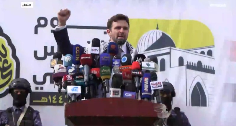 Yemen Houthis Defy Washington: American Activist Jackson Hinkle Delivers Pro-Houthi Speech in the Heart of Sana’a