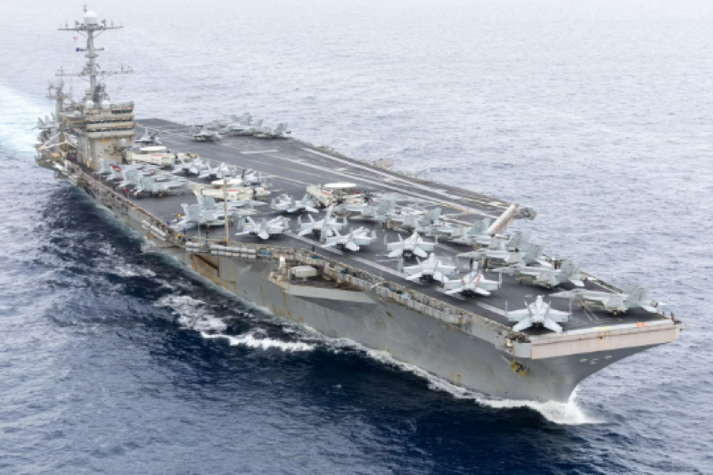 Yemen : Houthis Claim Strikes on US Aircraft Carrier in Red Sea