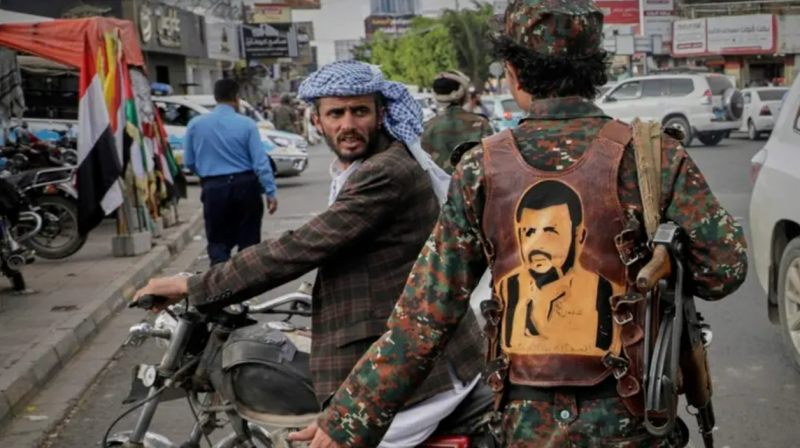 Yemen: Houthis Prevent Leaders and Businessmen from Leaving Sana'a