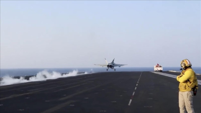 US warplanes Hit Houthi Warehouses on Kamaran Island