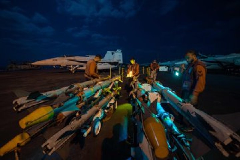 Yemen : Mounting Pressure on Washington and Tel Aviv as Airstrikes Fail to Deter Houthis… Hodeidah Emerges as Potential Target for Ground Offensive