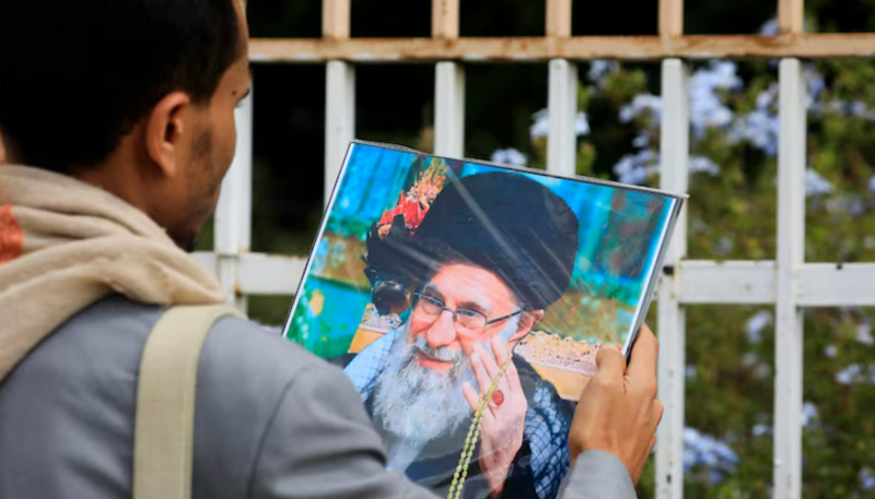 Yemen :Houthis vow to strike US ships if America joins Israel’s war on Iran