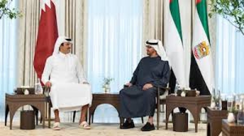 President Sheikh Mohamed meets Emir of Qatar in Doha