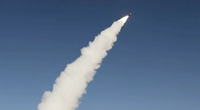 Ballistic Missile from Yemen Falls in Central Israel, Triggers Alarms but Causes No Casualties