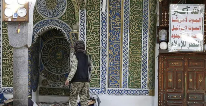 Houthis Storm Mosques and Kidnap Imams in Coordinated Crackdown