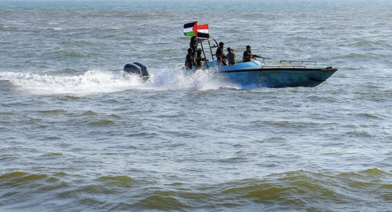 Yemen : Comoros-flagged ship attacked by unidentified boat