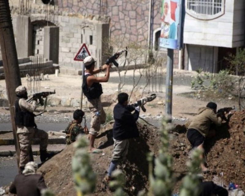 Houthi Artillery Shelling Targets Yemeni Army Positions in Taiz Amid Renewed Escalation