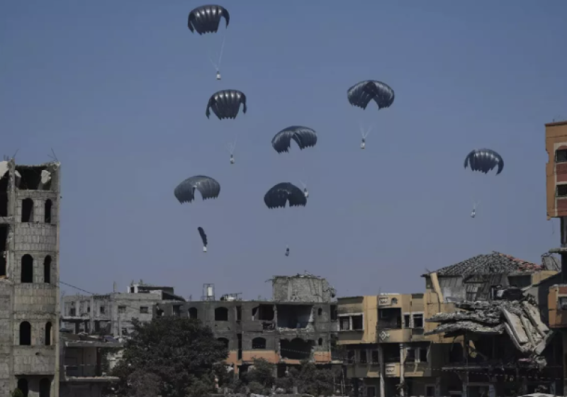 UAE Steps Up Gaza Airdrops as Starvation Crisis Worsens