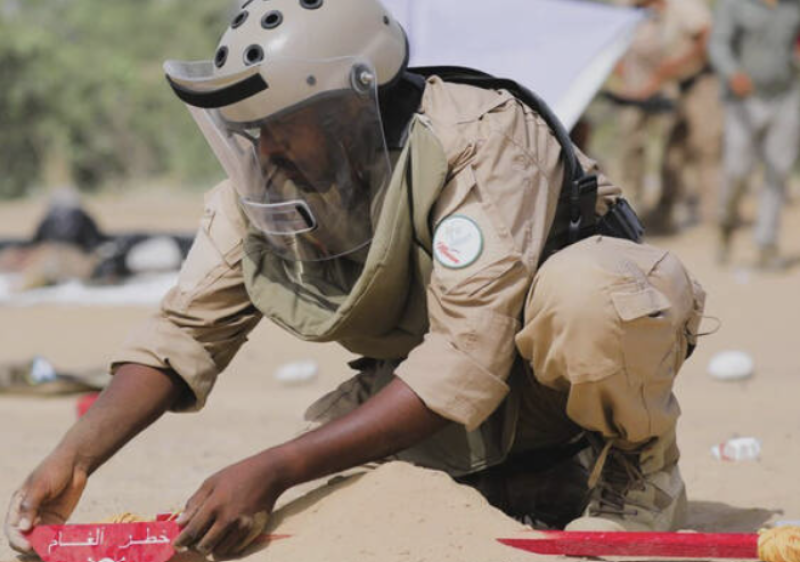 Saudi Demining Project Clears Over Half a Million Houthi-Laid Explosives in Yemen