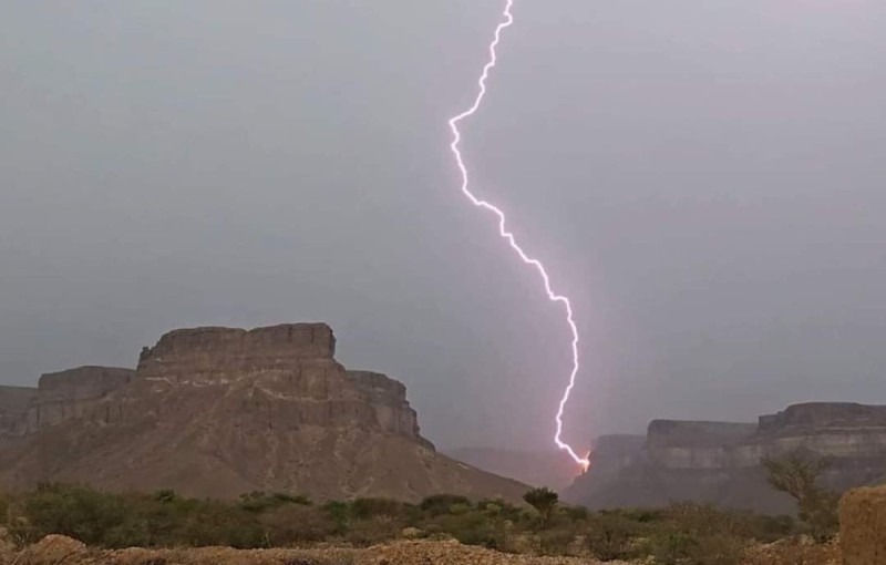 Six Dead, Four Injured as Lightning Strikes and Floods Batter Yemen’s Hodeidah Province