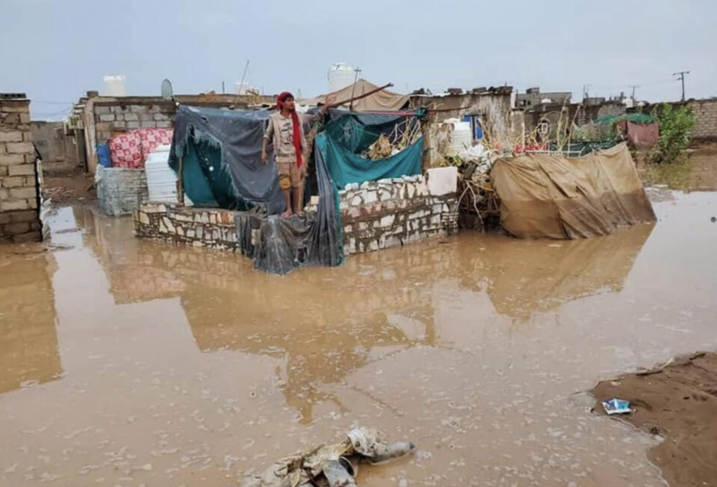384 People Displaced in Yemen in One Week Due to Floods and Armed Conflict