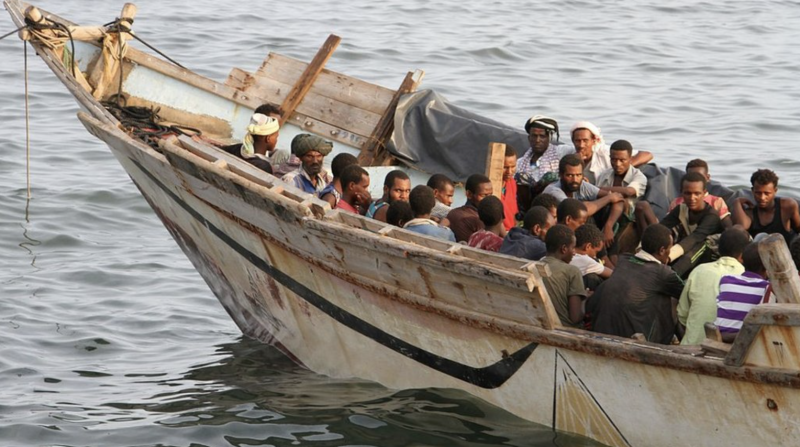 Yemeni Coast Guard Intercepts Smuggling Boat Carrying 41 African Migrants in Bab al-Mandab